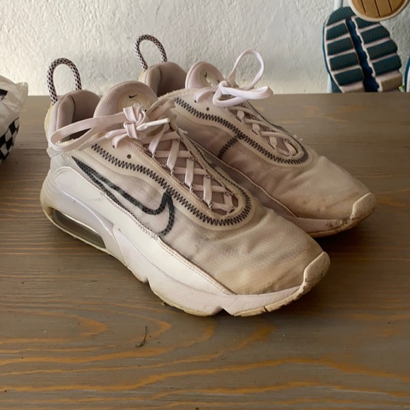 Women’s Nike shoes